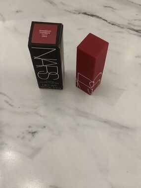 NARS Lipstick Shanghai Express - Bold Red